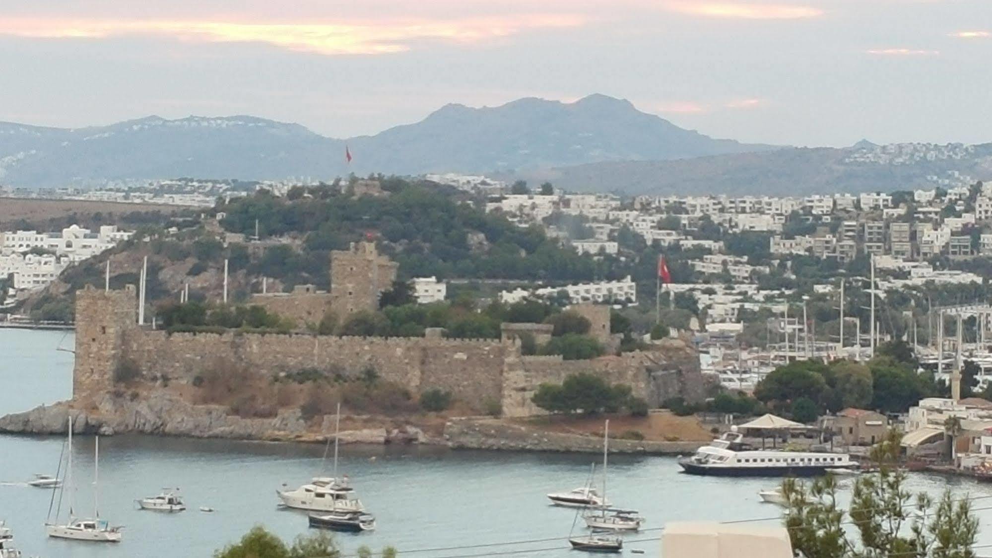 Emelce Apart Bodrum Eksteriør billede